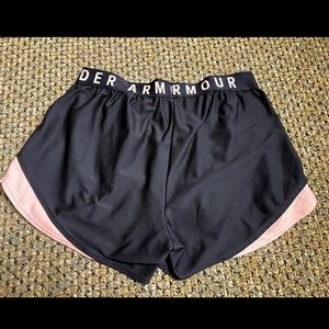 Under Armour Womens sz M black athletic/ workout/running shorts